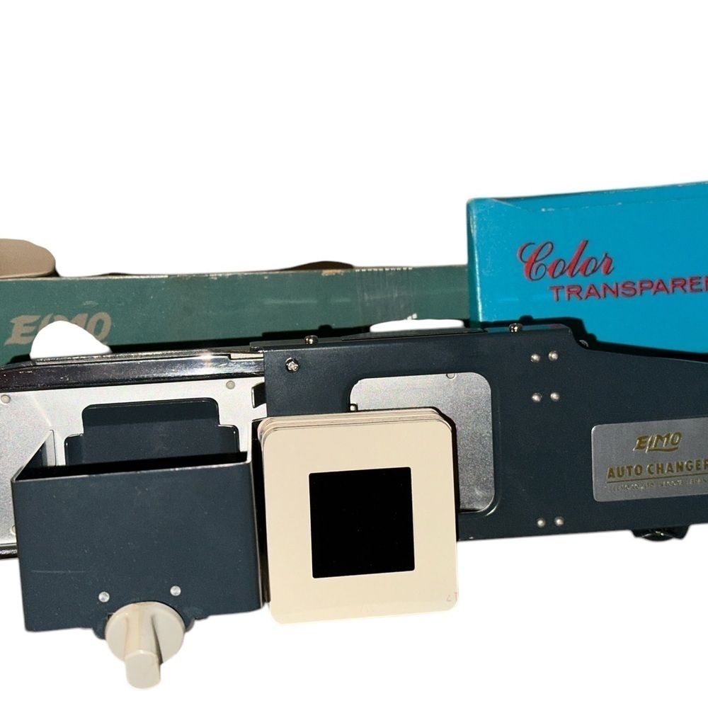 Elmo Auto Changer Slide Projector & Color Transparencies